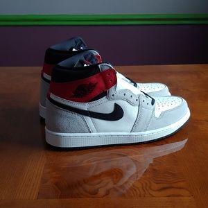 Air Jordan 1 Retro High OG Smoke Grey